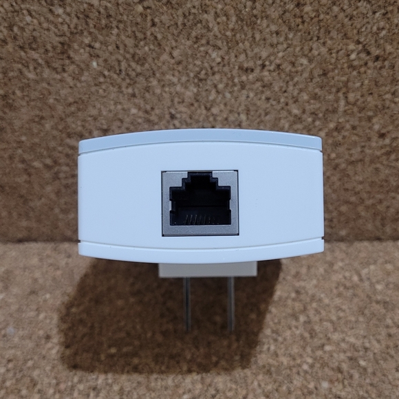 TP-Link TL-PA4010 Nano 500Mbps PowerLine Adapter. - Picture 4 of 4